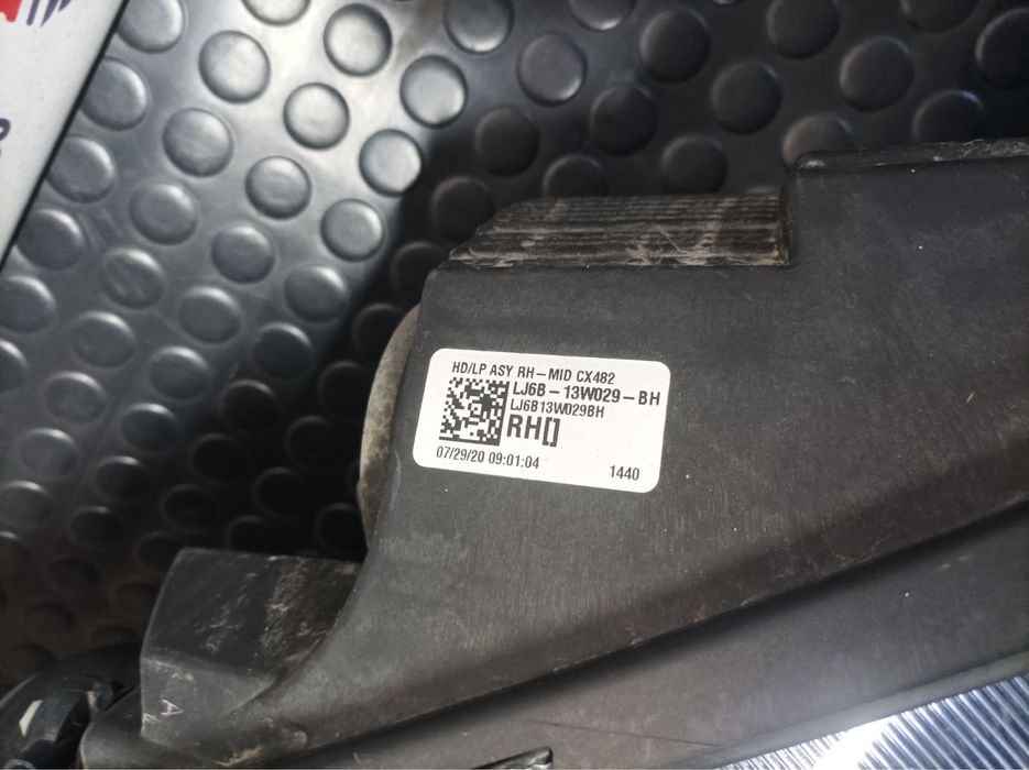 Фара Ford Escape MK4 2020 2021 2022