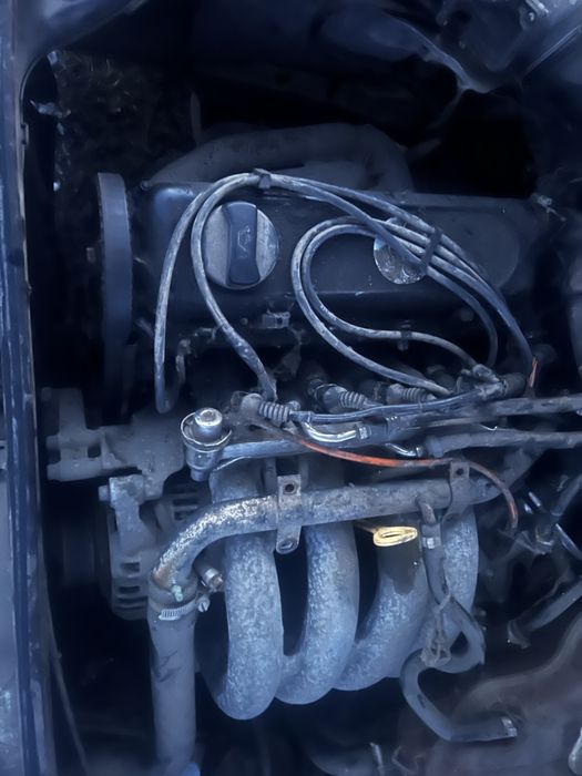 Ауді а4 б5 1995 1,6 цілою або по запчастинах