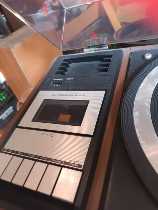 Aparelhagem Sanyo. K7,vinil e cartuchos