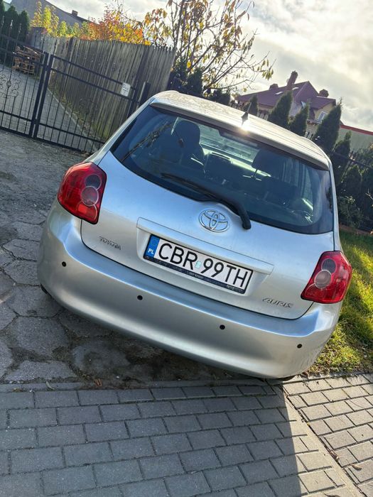Toyota Auris 2008 rok