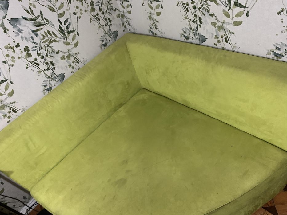 Sofá de canto verde