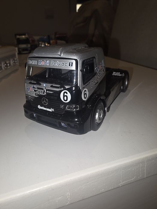 Miniatura camiao mercedes corrida 1/43