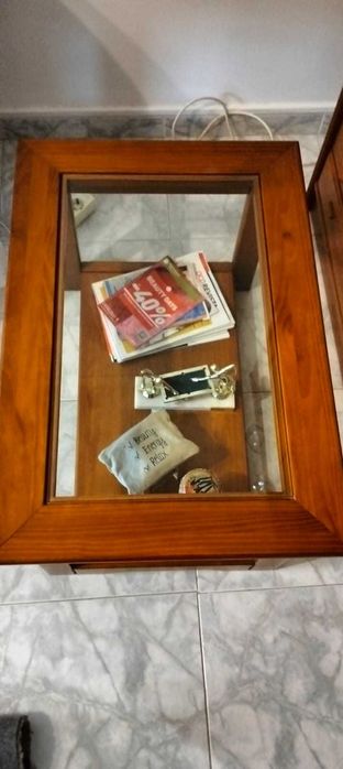 Mesa de centro de vidro