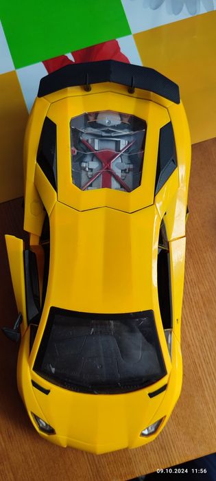 Машинка на радіокерувані