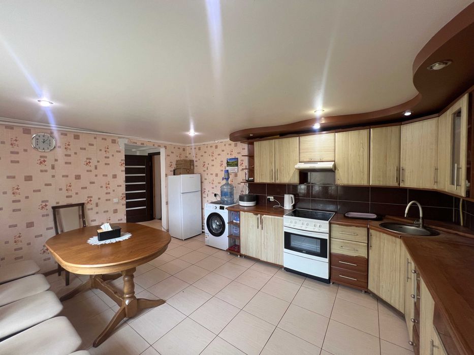 Капітальний будинок в місті Яготин - 5 кімнат, Є ВІДЕООГЛЯД