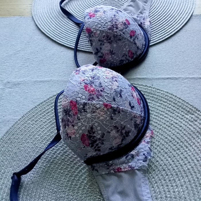 Biustonosz push up, koronkowy Victoria's Secret PINK  80D