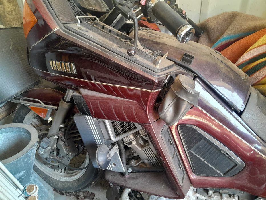 Motos...yamaha royal 1300 classica muito linda..ou para peças