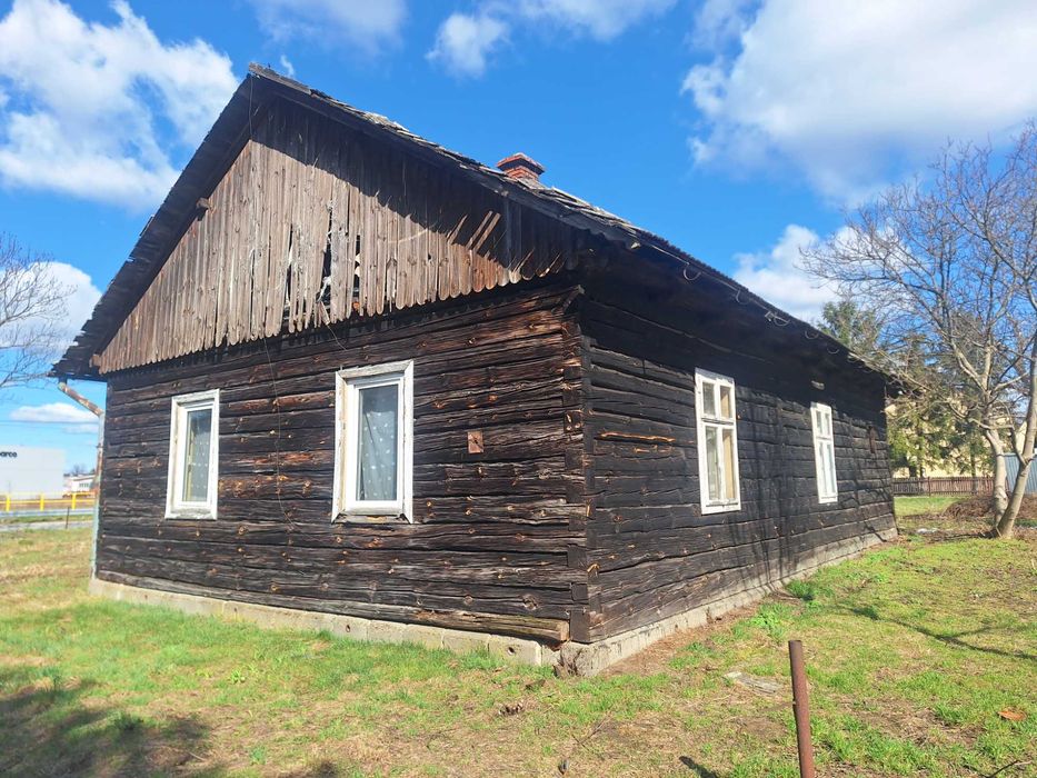 Stary dom drewniany do rozbiórki