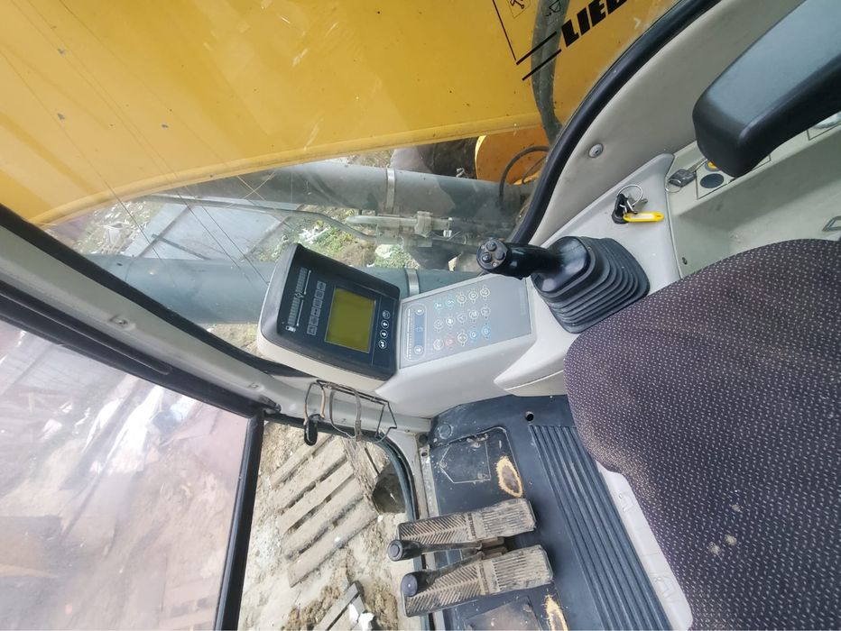 Екскаватор Liebherr 906