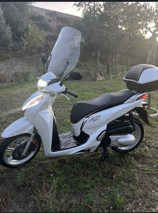 Honda SH 300i Scooter