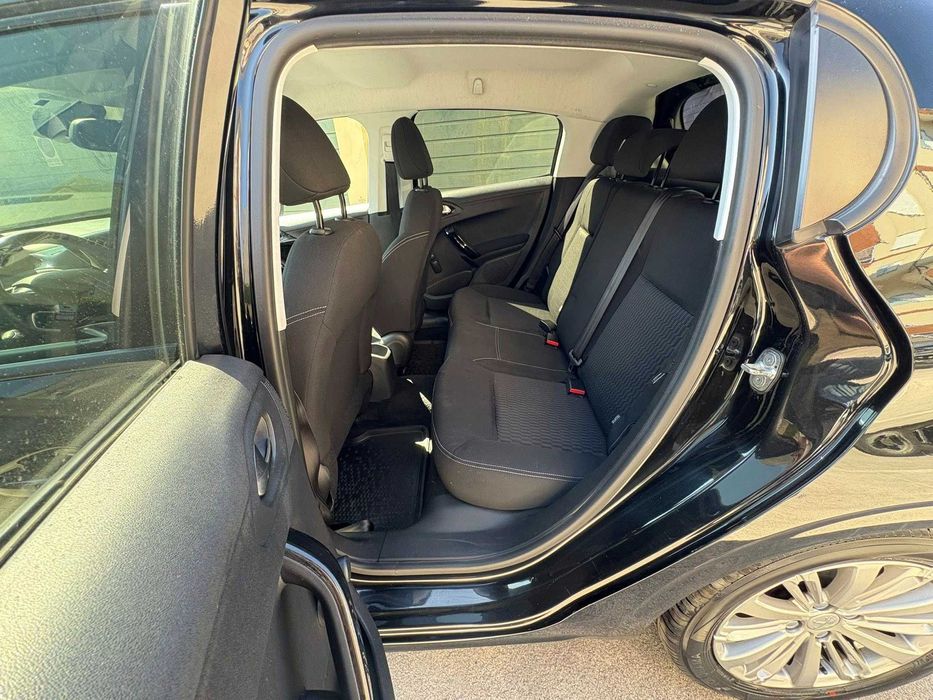 Peugeot 208 1.2 PureTech Gasolina