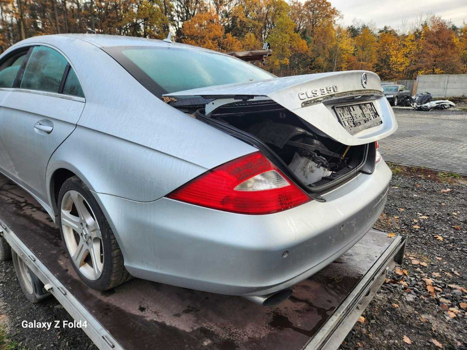 Mercedes CLS C219 błotnik 775