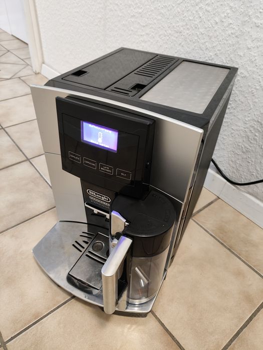 Кавомашина в Кожен Дім ® DeLonghi ESAM 5700 S Perfecta