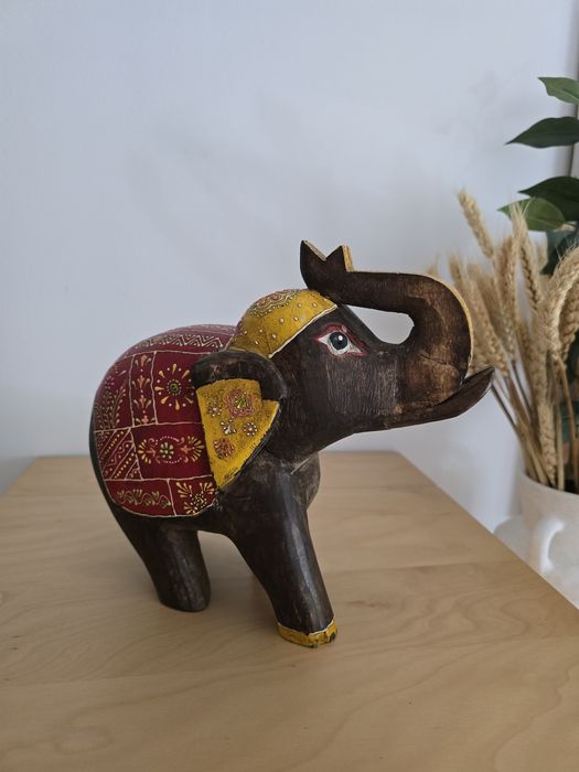 Objetp decorativo em madeira