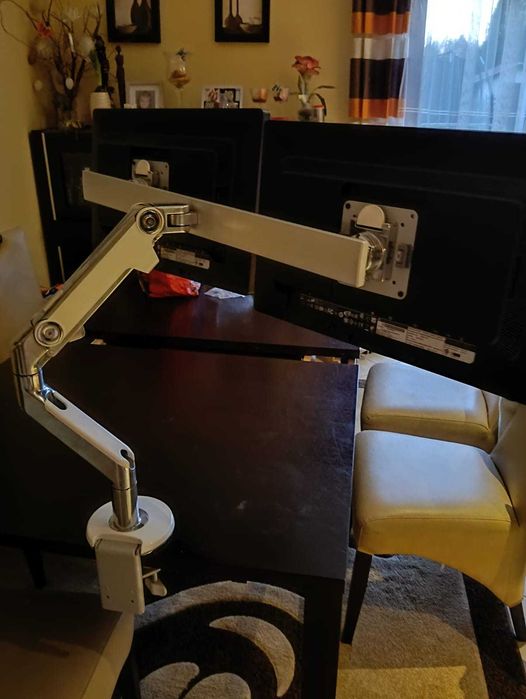Monitory HP z podstawka