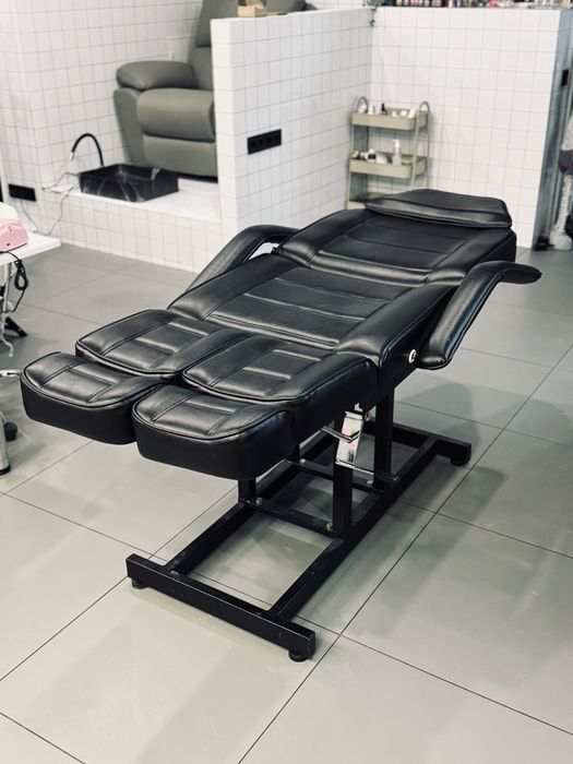 Крісло-кушетка педикюрно косметологічна