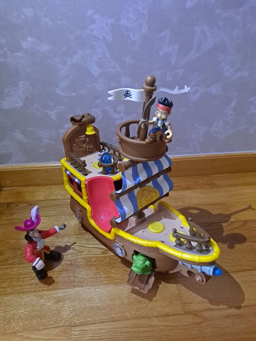 Barco Jake e os Piratas, inclui figuras