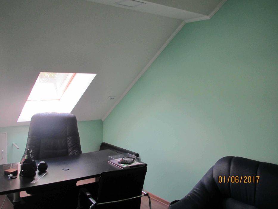 Центр офісна будівля 300 кв.м. гарний стан фасад ціна 650 у.е./кв.м.