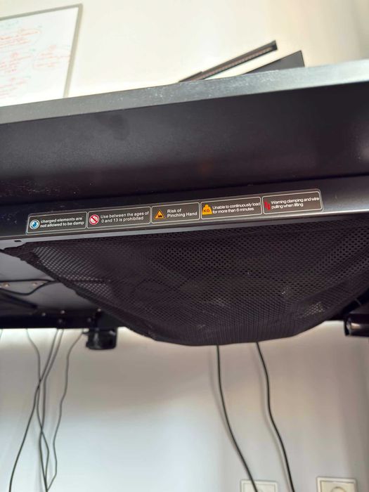 Biurko gamingowe Ultradesk UPLIFT 160 cm Czarne
