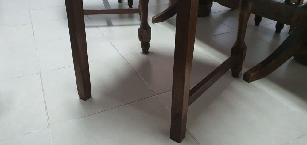 Mesa de jantar + 6 cadeiras