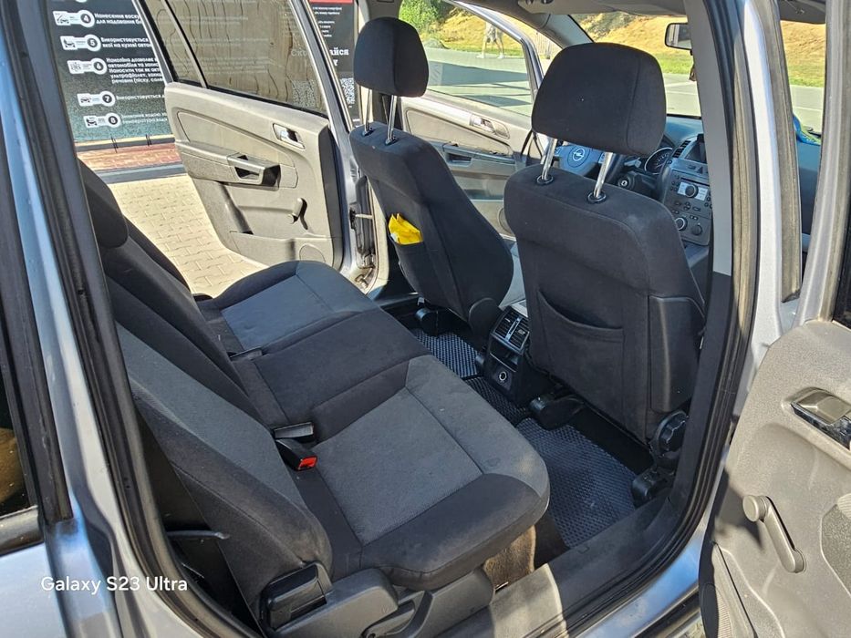 Opel zafira b 2006р
