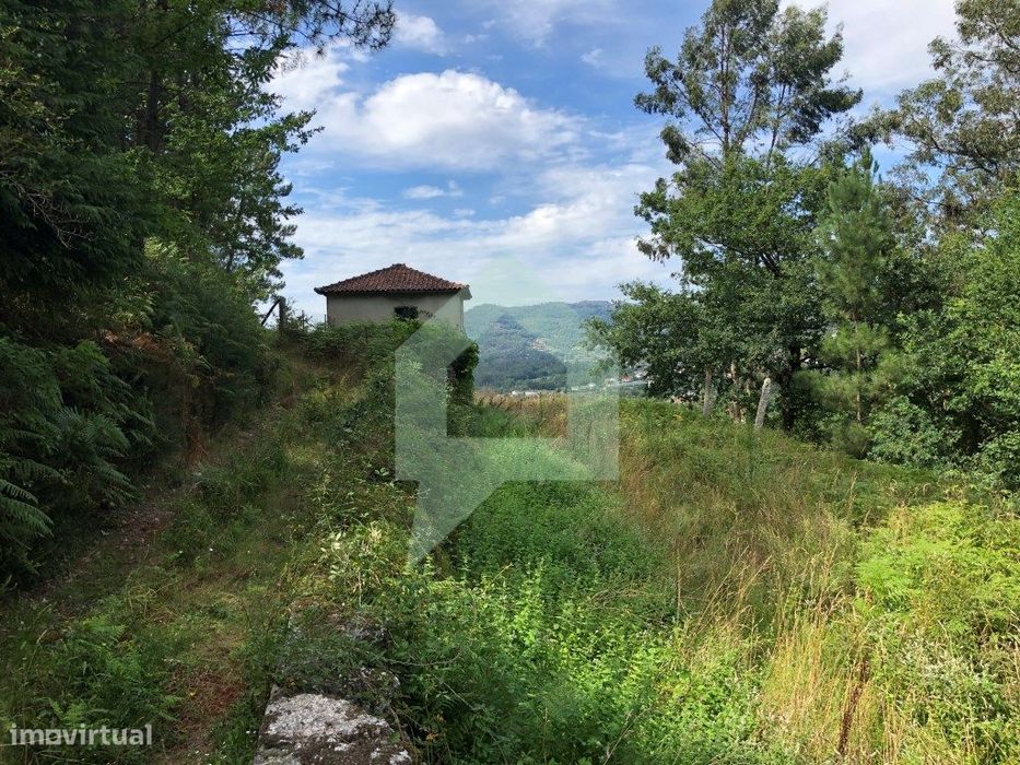 Terreno com anexo em Vila Nova de Muía, Ponte da Barca — Ponte Da Barca, Vila Nova De Muía E Paço Vedro De Magalhães, Viana do Castelo