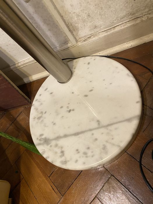 Candeeiro pé com três focos