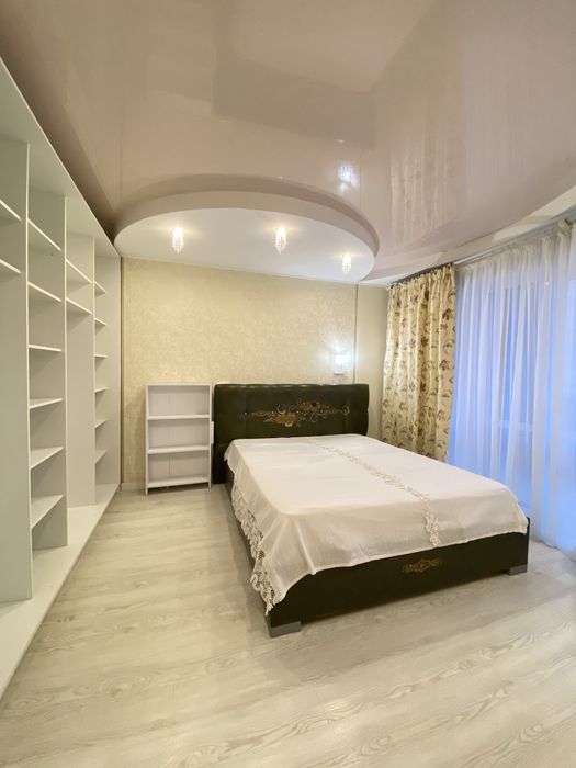 Продаж 3кім. квартири на Новому Світі