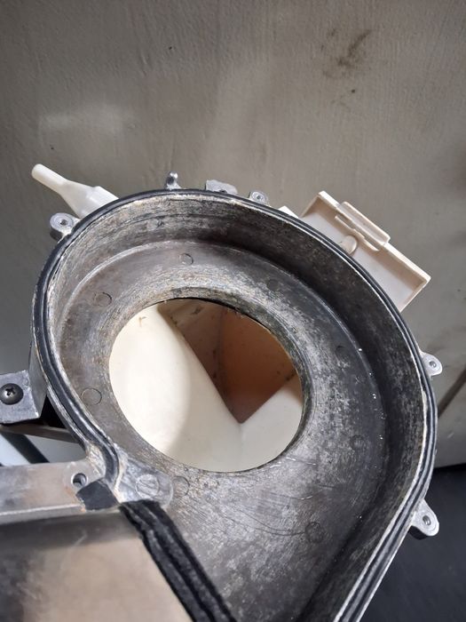 Kanał powietrzny pralko-suszarki Samsung WD80J5A10AW