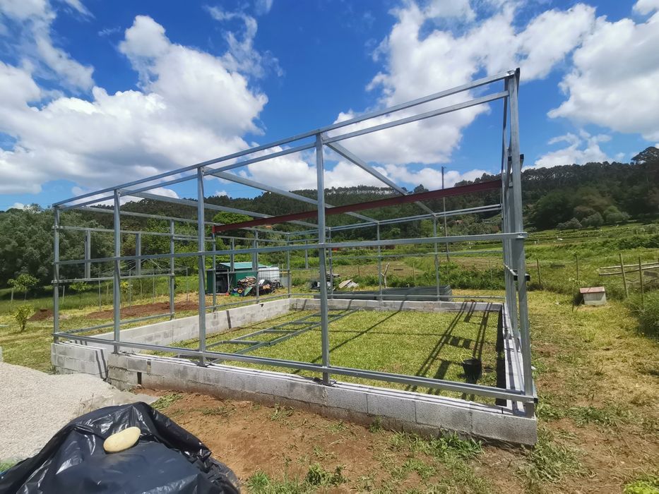 Estrutura em ferro galvanizado