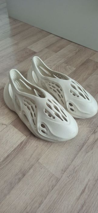 Крокси Adidas Yeezy Foam Runner