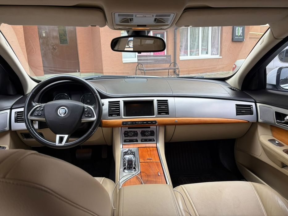 Продам JAGUAR XF 3.0