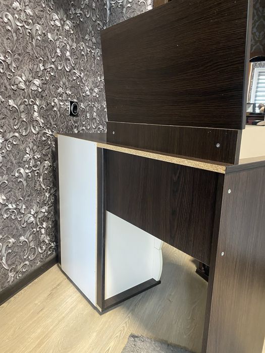 Трюмо туалетний столик з дзеркалом і 4ма ящиками