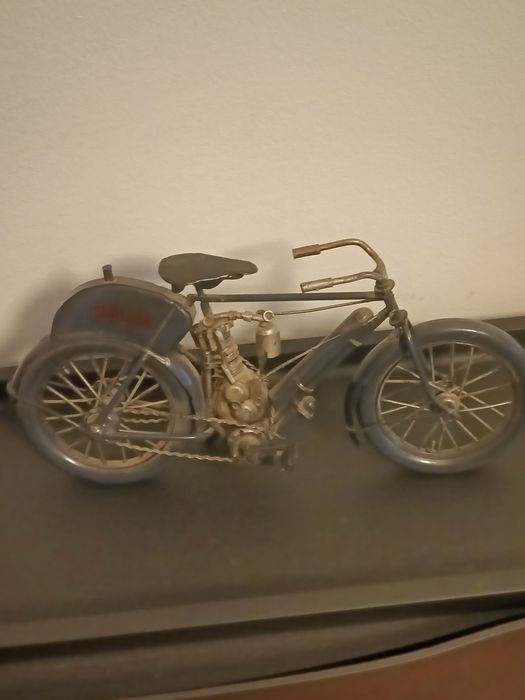 Peças decorativas em metal