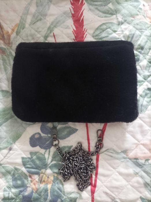 Mala preta em pêlo nova