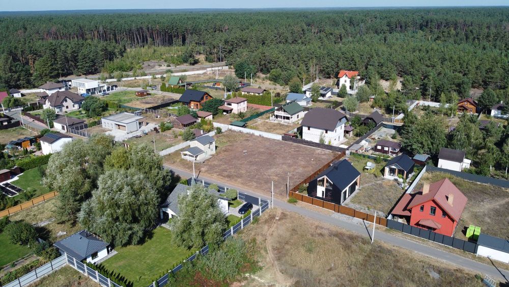 Ділянка на березі Київського моря в котеджному містечку Золотий Берег