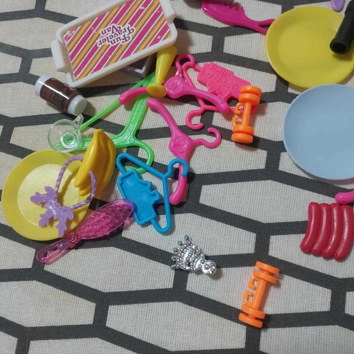 Лот дрібноти для Барбі і не тільки. Продукти, аксесуари, їжа і т.д