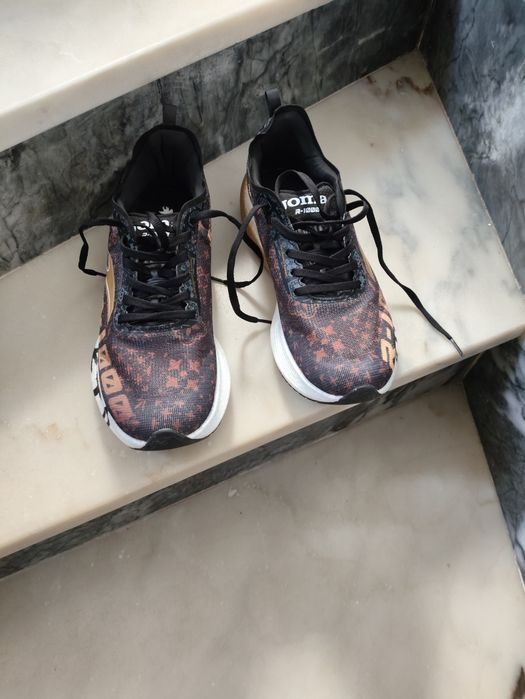 Tênis corrida Joma R1000 com placa carbono Porto