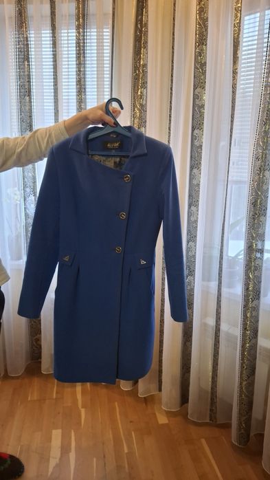 Продам демісезонне жіноче пальто