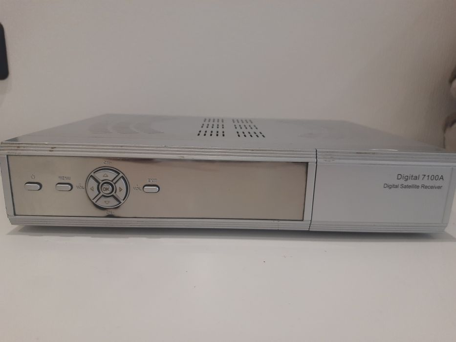 Тюнер.Супутниковий ресивер.