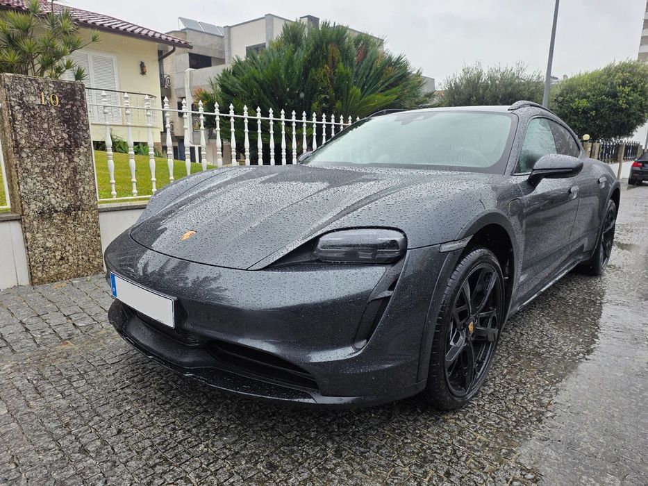 Porsche Taycan Cross Turismo 4S