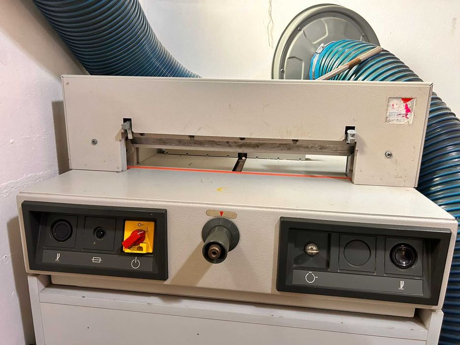 Guilhotina de papel EBA 430 E