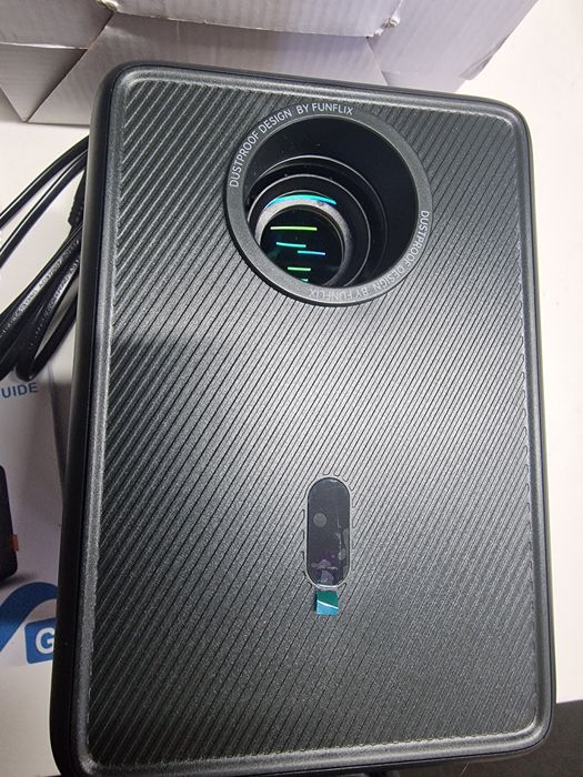 projetor Funflix G1 é um projetor multimédia compacto e portátil, concebido tanto para entretenimento doméstico como para uso no exterior