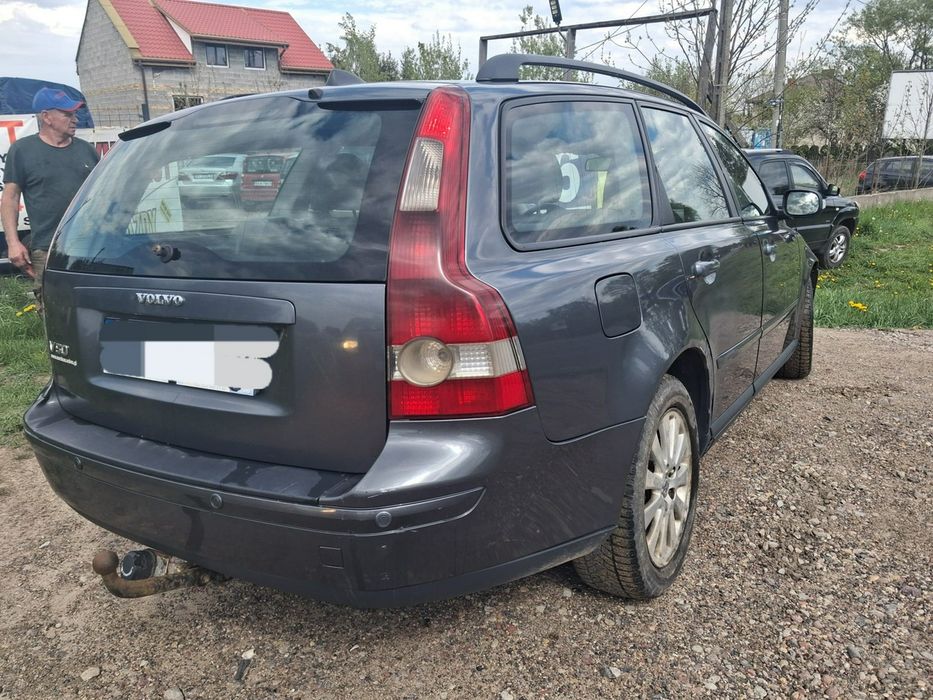 Volvo V50 2.0 diesel kombi HAK na alusach Tanie Auta Fasty Knyszyńska