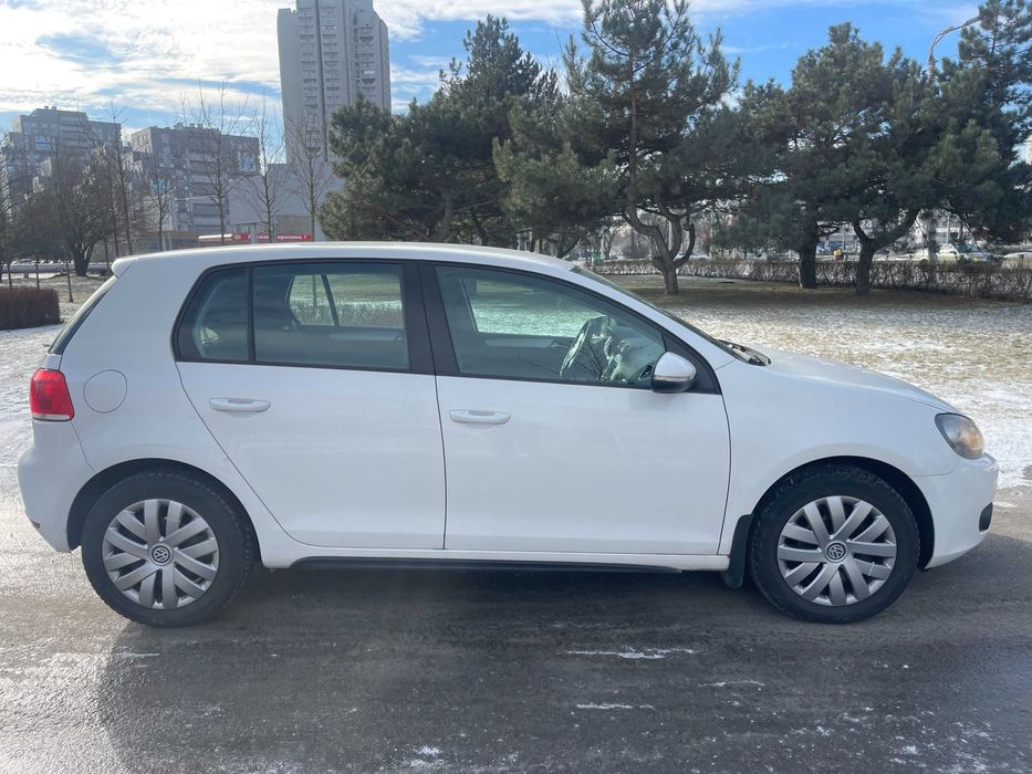 Volkswagen Golf VI   2011г