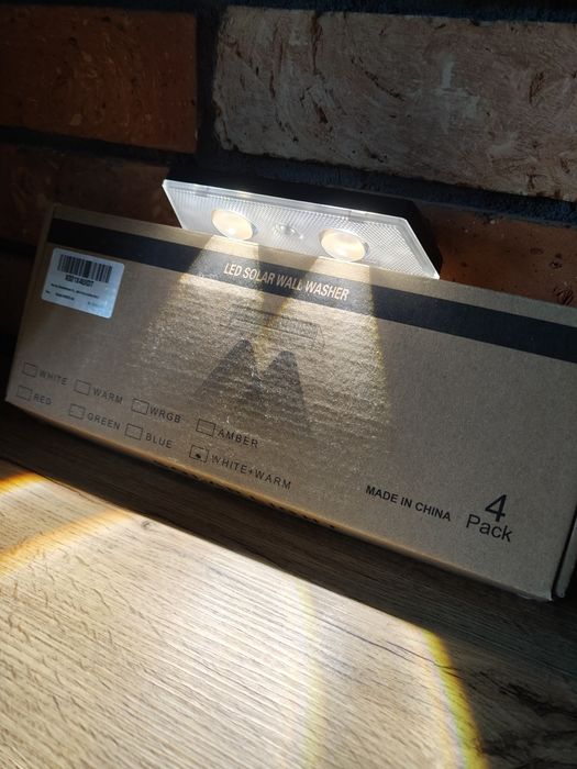 Zestaw 4 lampki solarne LED na płot ścianę ciepłe i zimne światło