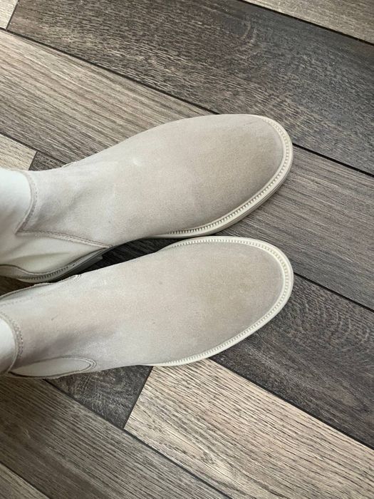 Жіночі черевики, натуральна замша