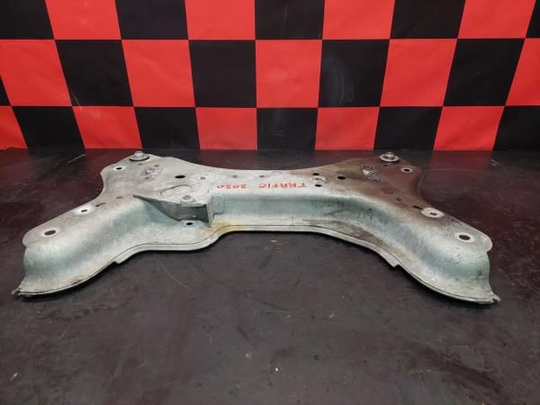 Charriot frente RENAULT Trafic III (FG_)