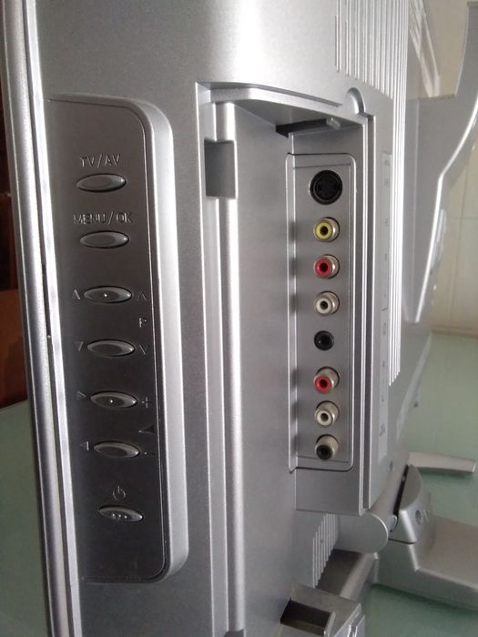Vendo TV - DVD e cabo som fibra óptica  - TV JVC LCD/ leitor DVD