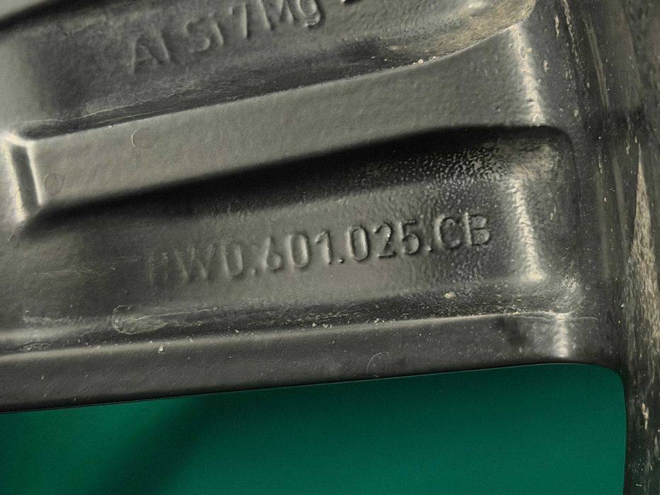 Felgi Alufelgi 19 5X114.3 8.5J ET 32 Audi A5 S5 8W A4 B9 A6 C8 oryginalne